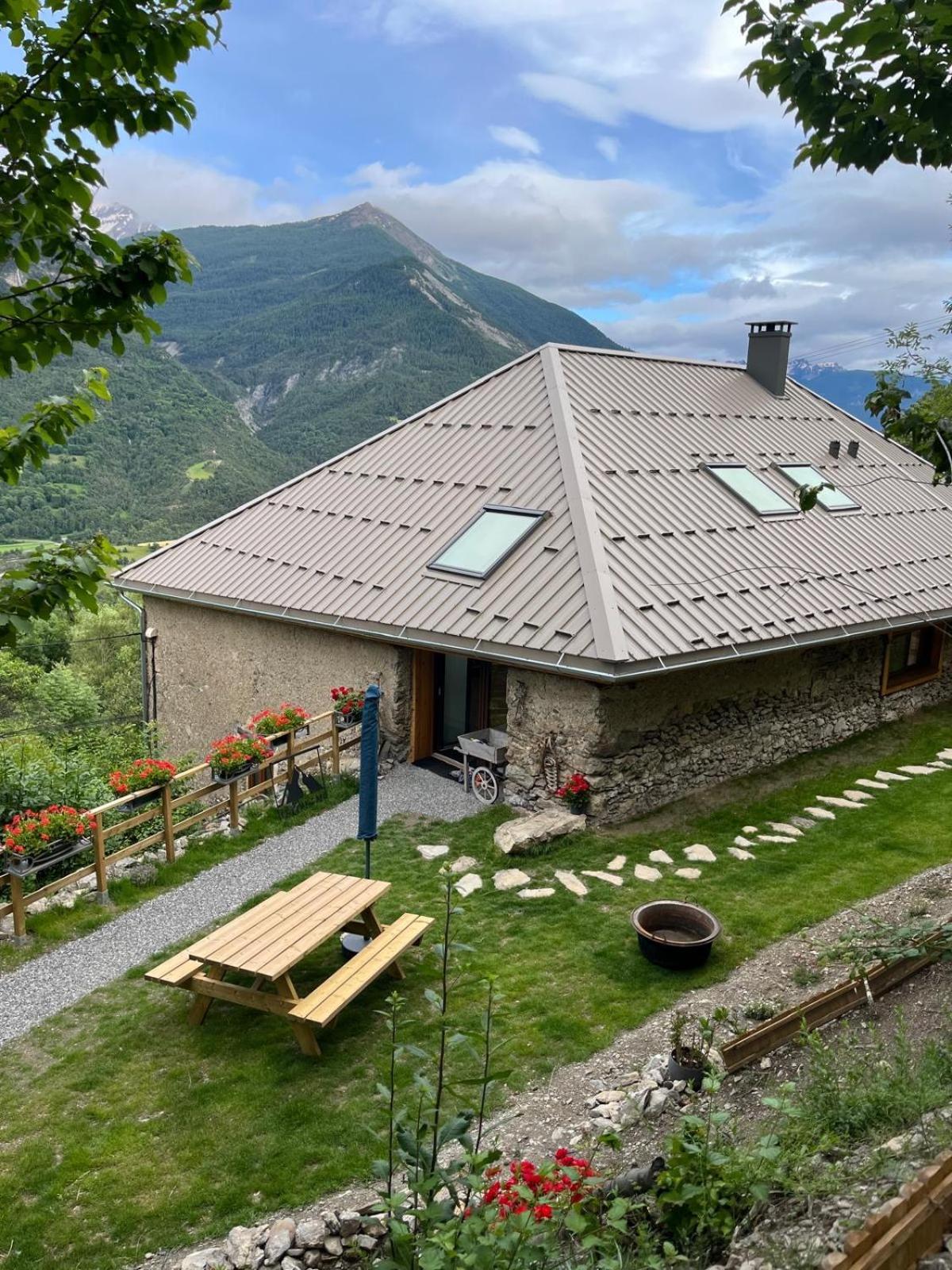 Bed and Breakfast Le Couleau Chateauroux-les-Alpes Exterior foto
